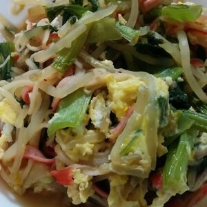 もやしとカニカマＩＮで♪小松菜の卵とじ煮